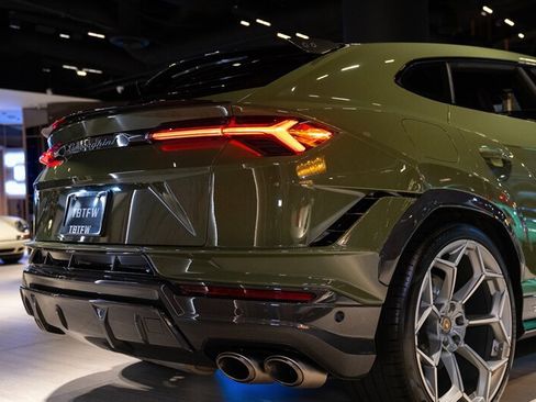Used 2023 Lamborghini Urus Performante AWD/4WD image 47