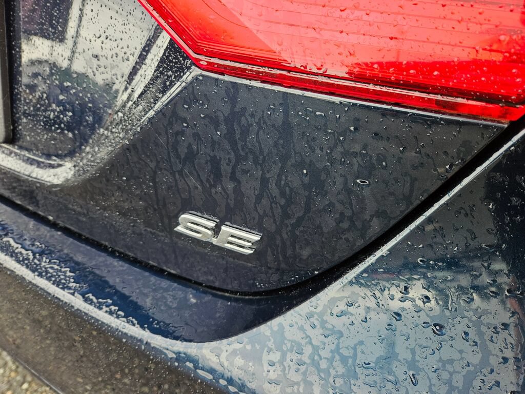 Used 2018 Toyota Camry SE FWD image 8