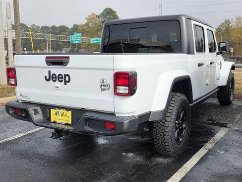 Used 2023 Jeep Gladiator Willys image 18