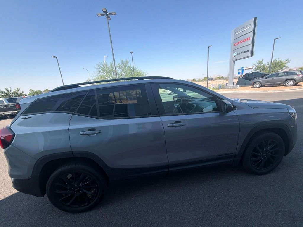 Used 2023 GMC Terrain SLE w/ Elevation Edition FWD image 8