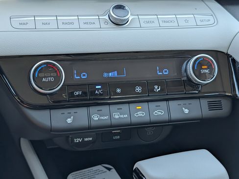 New 2026 Hyundai Elantra Limited FWD image 11