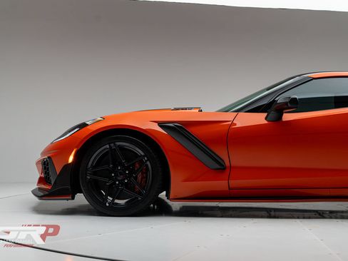 Used 2019 Chevrolet Corvette ZR1 RWD image 24