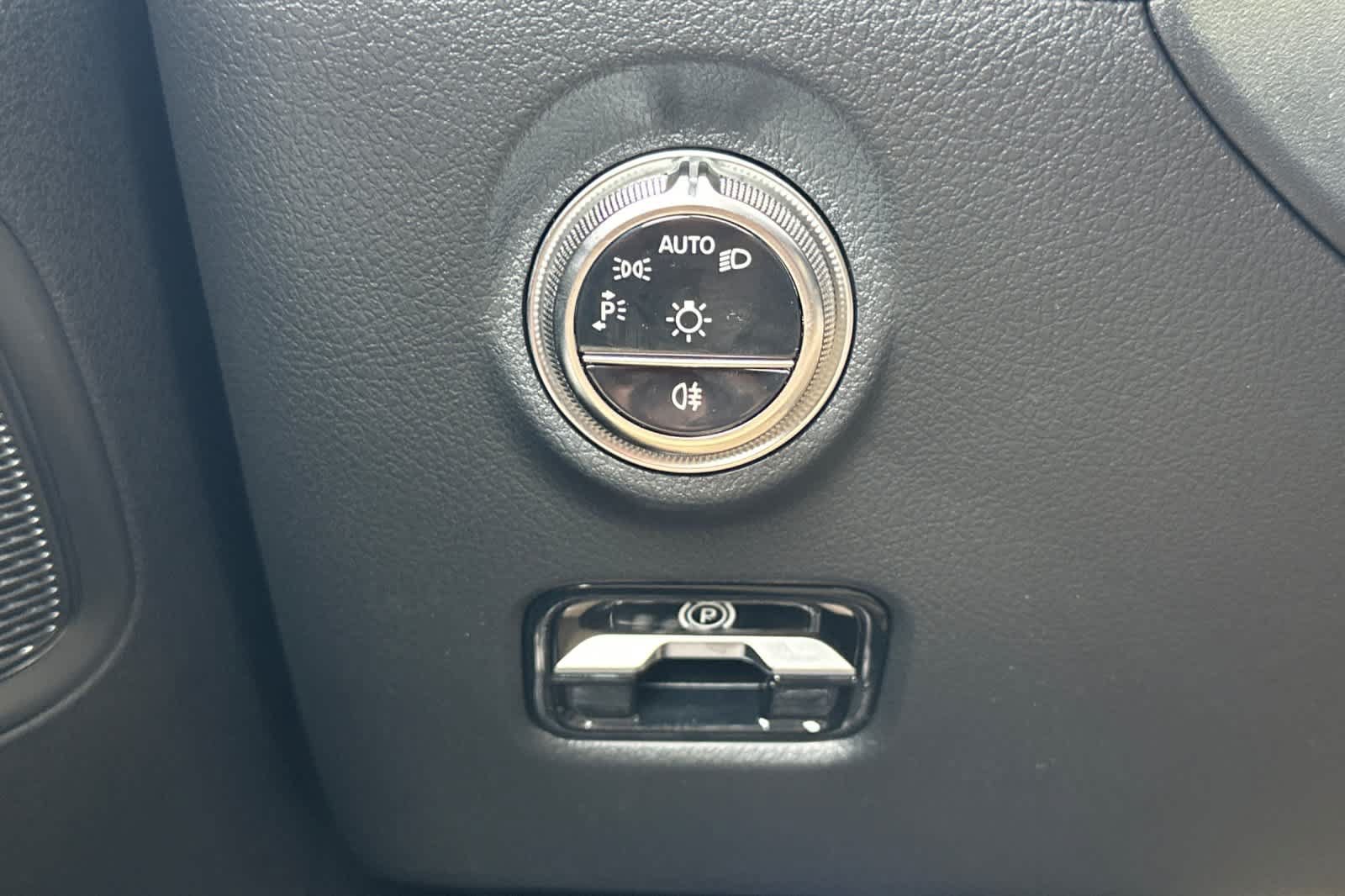 Certified 2026 Mercedes-Benz C 300 Sedan image 25