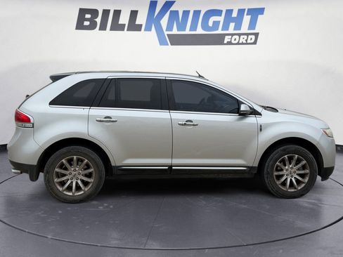 Used 2013 Lincoln MKX FWD image 6