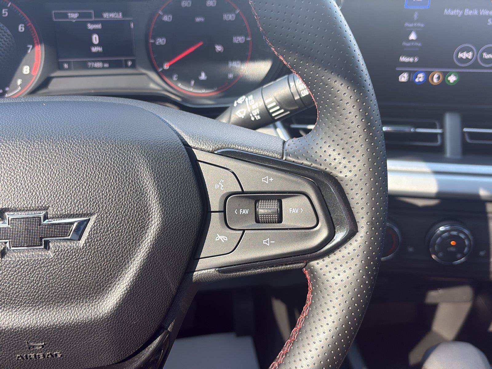 Used 2025 Chevrolet Trax RS FWD image 18