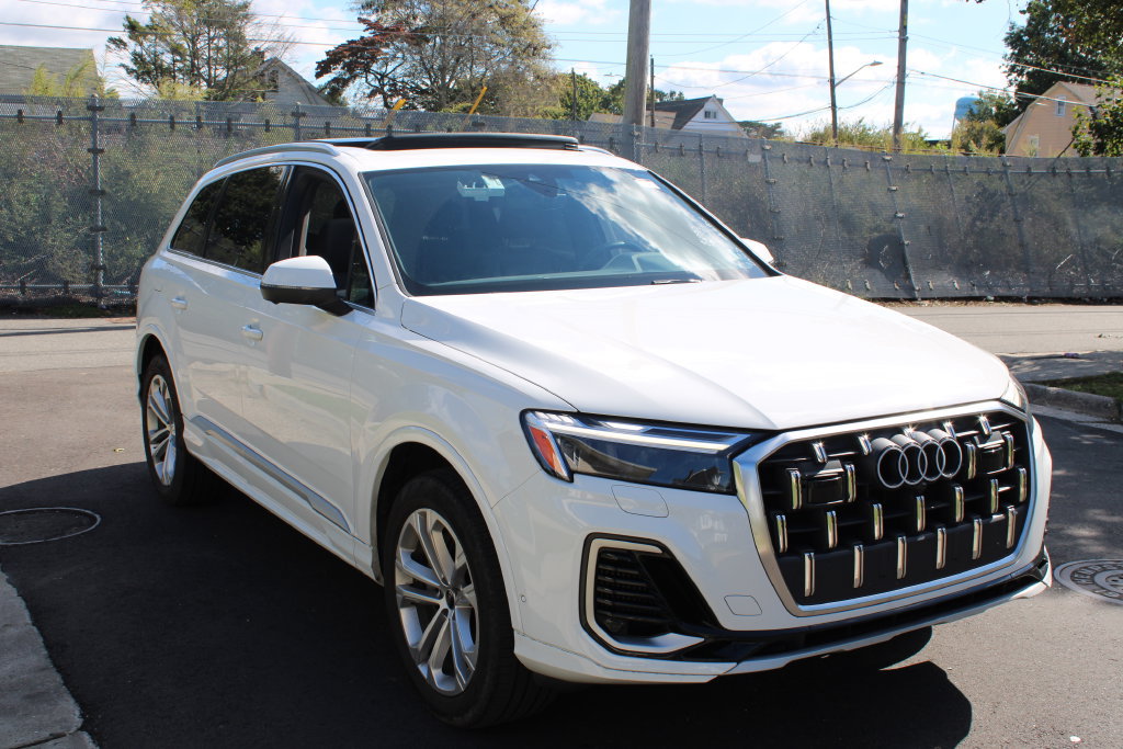Used 2025 Audi Q7 3.0T Premium Plus AWD/4WD image 4