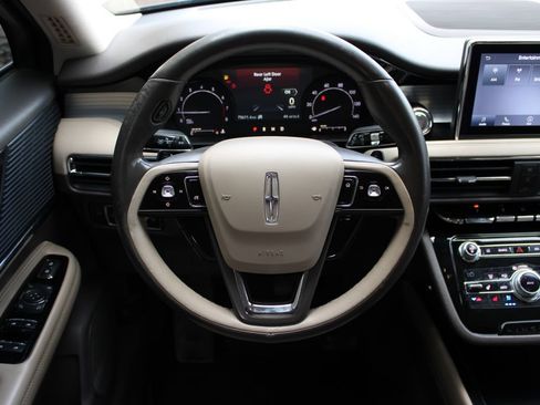 Used 2020 Lincoln Corsair AWD w/ Premium Package image 18