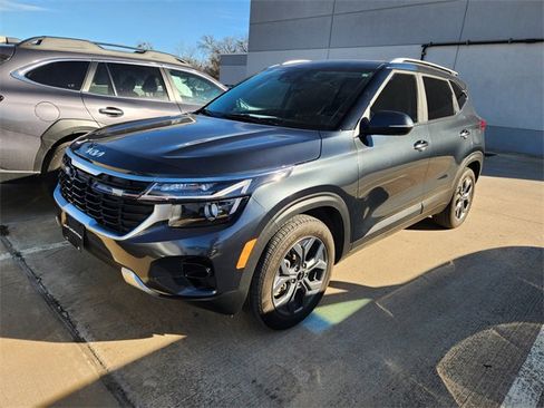 Certified 2024 Kia Seltos S image 2