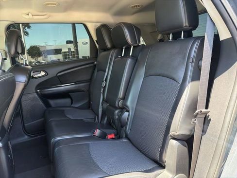 Used 2018 Dodge Journey Crossroad FWD image 18