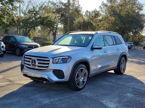 Used 2025 Mercedes-Benz GLS 450 4MATIC image 4