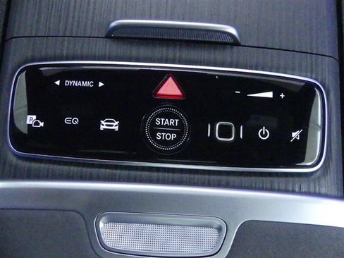 Used 2025 Mercedes-Benz EQS 580 4MATIC SUV w/ Exclusive Trim Package image 21