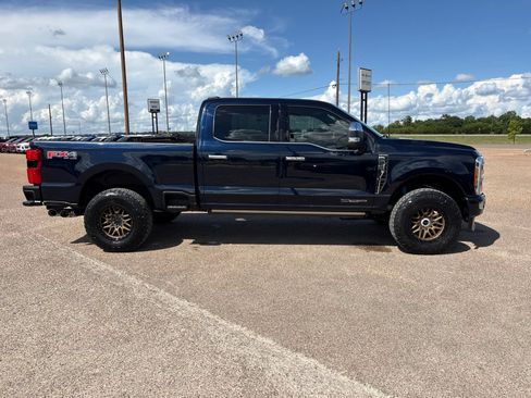 Used 2023 Ford F250 Platinum w/ FX4 Off-Road Package AWD/4WD image 6