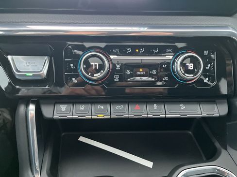 Used 2024 GMC Sierra 2500 Denali w/ Denali Reserve Package image 18