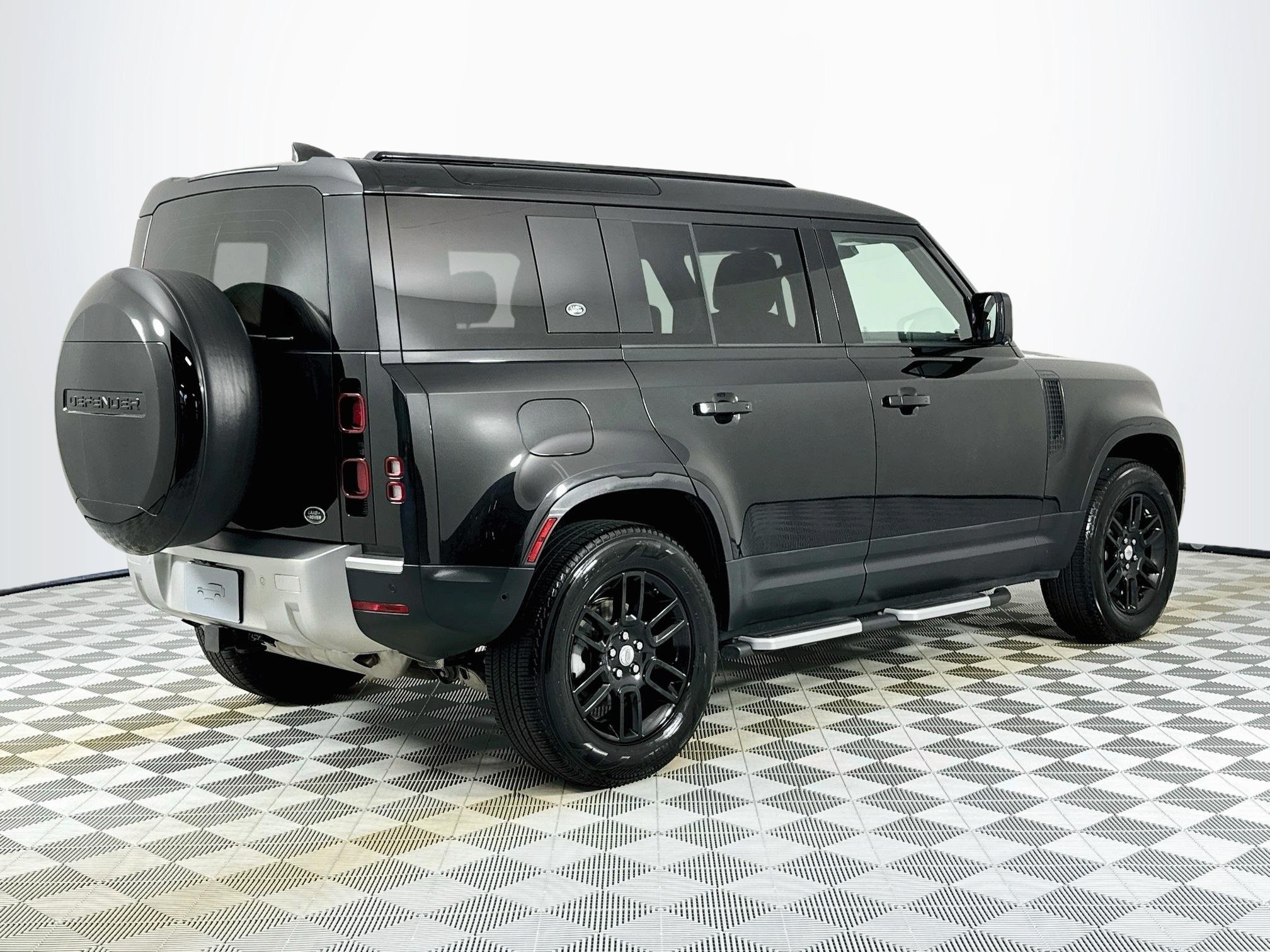 Certified 2023 Land Rover Defender 110 S AWD/4WD image 5