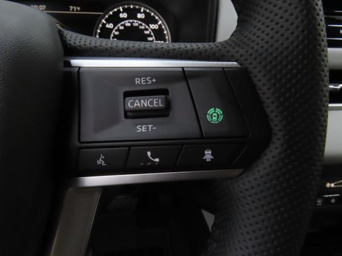 New 2025 Mitsubishi Outlander SE image 13