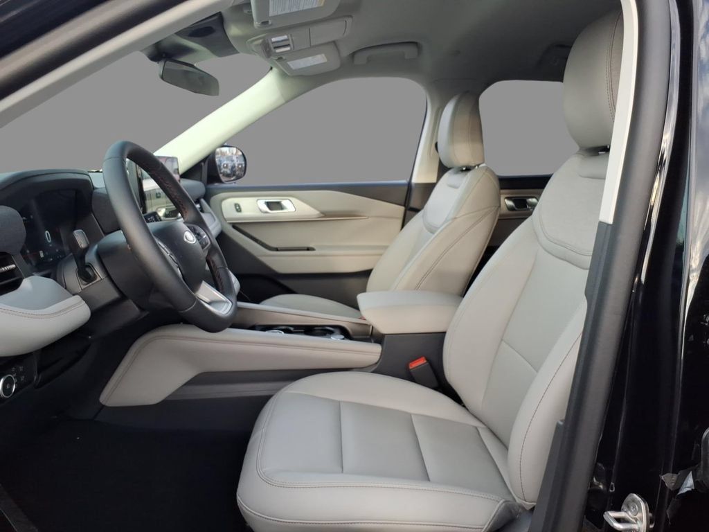 New 2026 Ford Explorer Active w/ Active Comfort Package AWD/4WD image 19