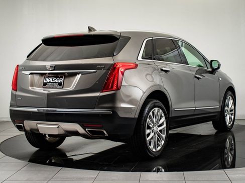 Used 2018 Cadillac XT5 Platinum w/ Driver Assist Package image 10