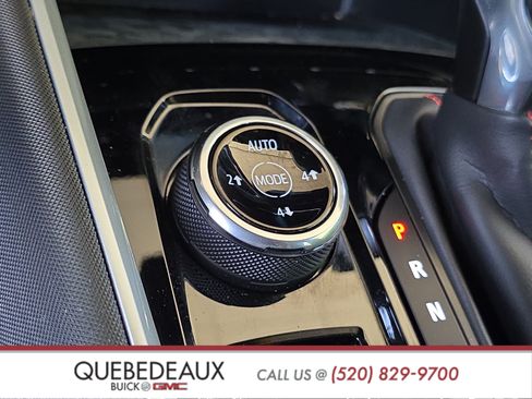 Used 2023 Chevrolet Colorado Z71 AWD/4WD image 16