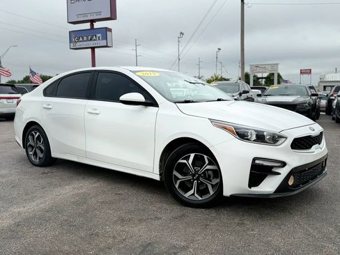 Used 2019 Kia Forte LXS FWD image 3