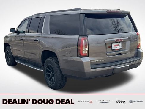 Used 2020 GMC Yukon XL SLE w/ Enhanced Driver Alert Package image 4