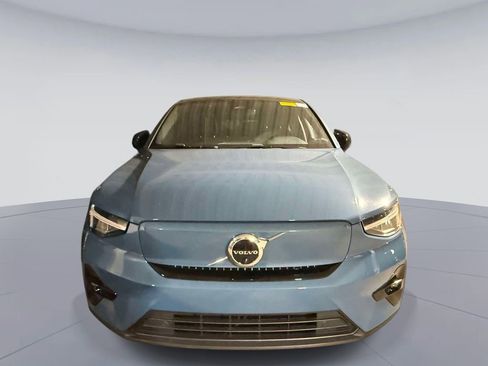 Used 2023 Volvo C40 P8 Recharge Plus w/ Climate Package AWD/4WD image 2