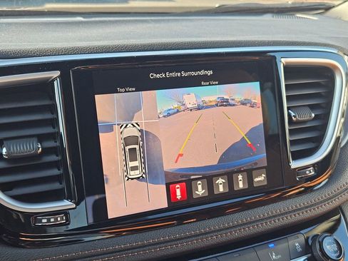 New 2026 Chrysler Pacifica Pinnacle image 21