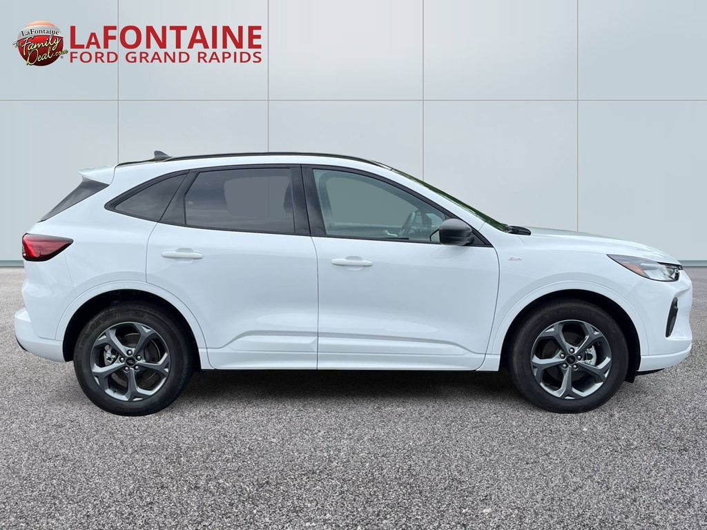 Certified 2023 Ford Escape ST-Line w/ Tech Pack #1 AWD/4WD image 8