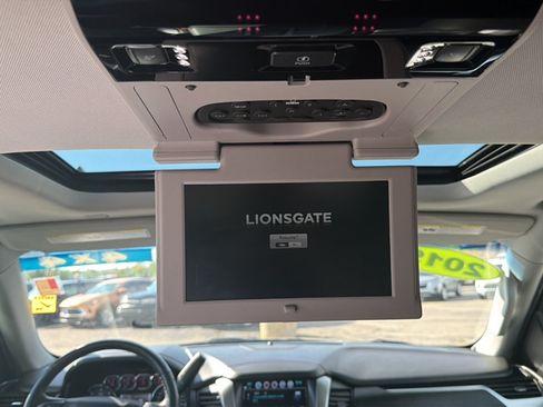 Used 2019 Chevrolet Tahoe Premier AWD/4WD image 22