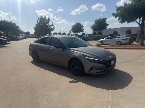 Used 2021 Hyundai Elantra SEL FWD image 7