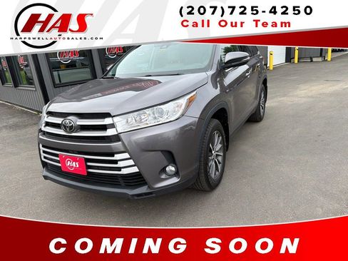 Used 2019 Toyota Highlander XLE AWD/4WD image 1