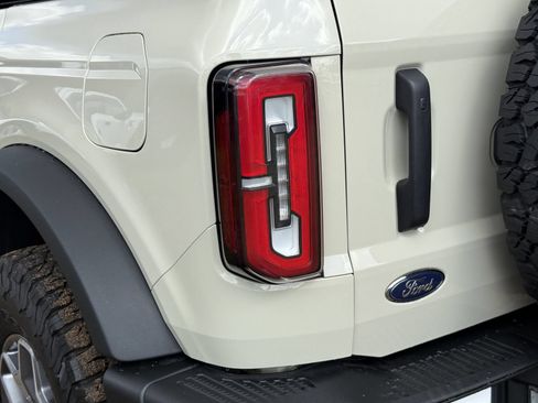 Certified 2025 Ford Bronco Badlands AWD/4WD image 8