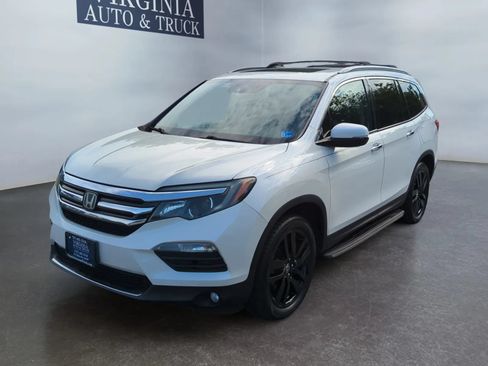Used 2017 Honda Pilot Touring image 1