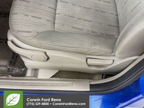 Used 2010 Ford Focus SE image 17