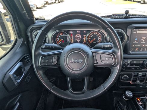 Used 2021 Jeep Gladiator Sport AWD/4WD image 15