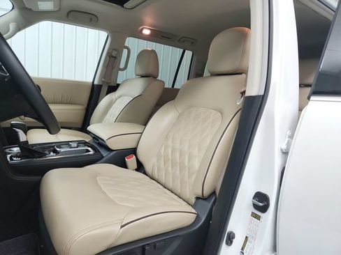 Used 2024 Nissan Armada Platinum w/ Captain's Chairs Package RWD image 19