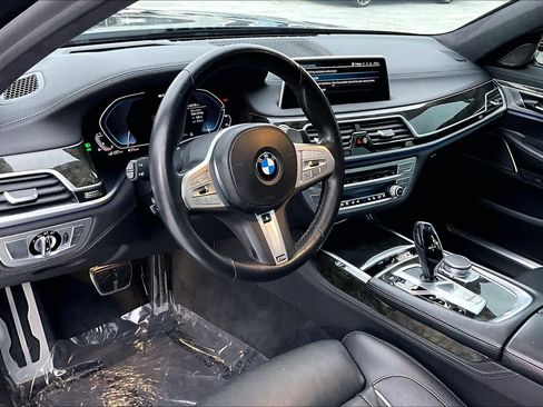 Used 2020 BMW 745e xDrive image 16