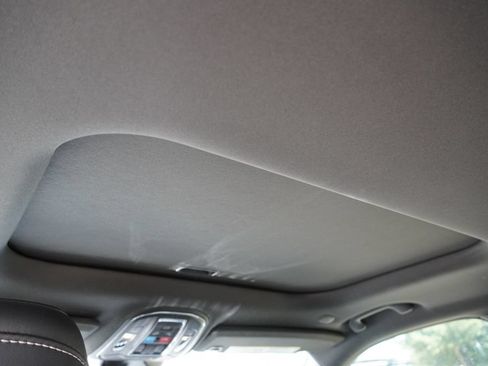 Used 2024 Jeep Grand Cherokee Altitude RWD image 16