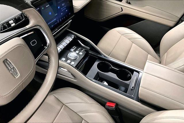Used 2024 Lincoln Nautilus Premier AWD/4WD image 16