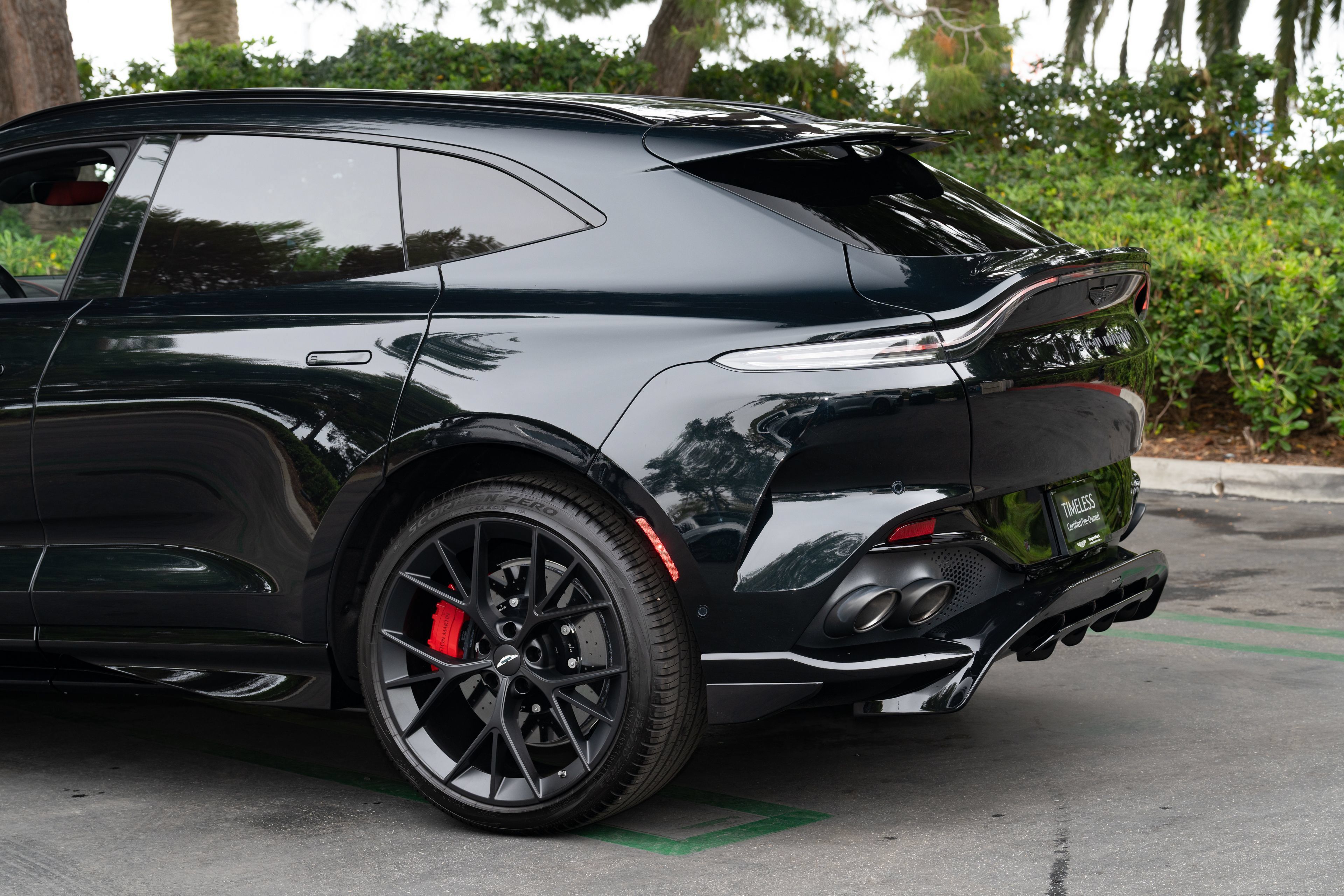 Used 2025 Aston Martin DBX 707 AWD/4WD image 10