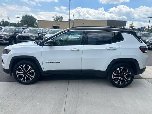 Used 2022 Jeep Compass Limited w/ Sun and Sound Group AWD/4WD image 8