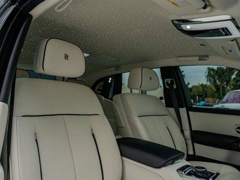 Used 2024 Rolls-Royce Phantom Sedan image 62