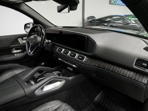 Used 2025 Mercedes-Benz Maybach GLS 600 4MATIC image 13
