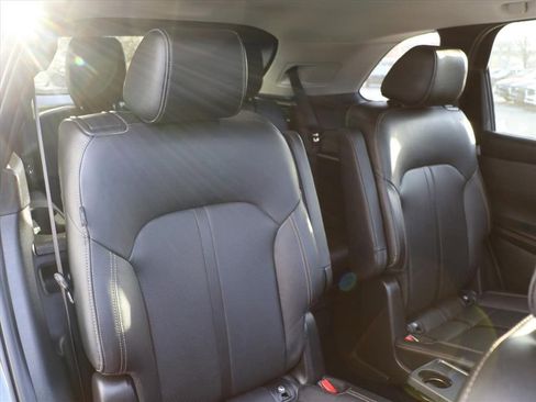 Certified 2024 MAZDA CX-90 3.3 Turbo w/ Preferred Package image 9