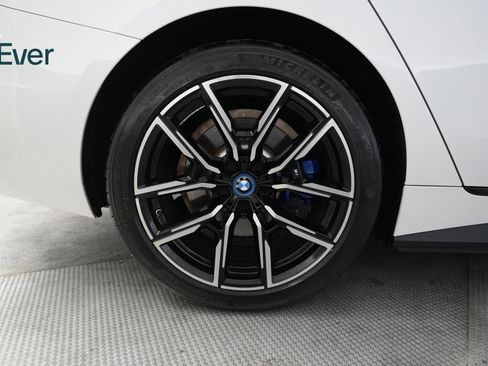Used 2022 BMW i4 eDrive40 w/ M Sport Package RWD image 22