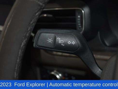 Used 2023 Ford Explorer Platinum w/ Premium Technology Package RWD image 10