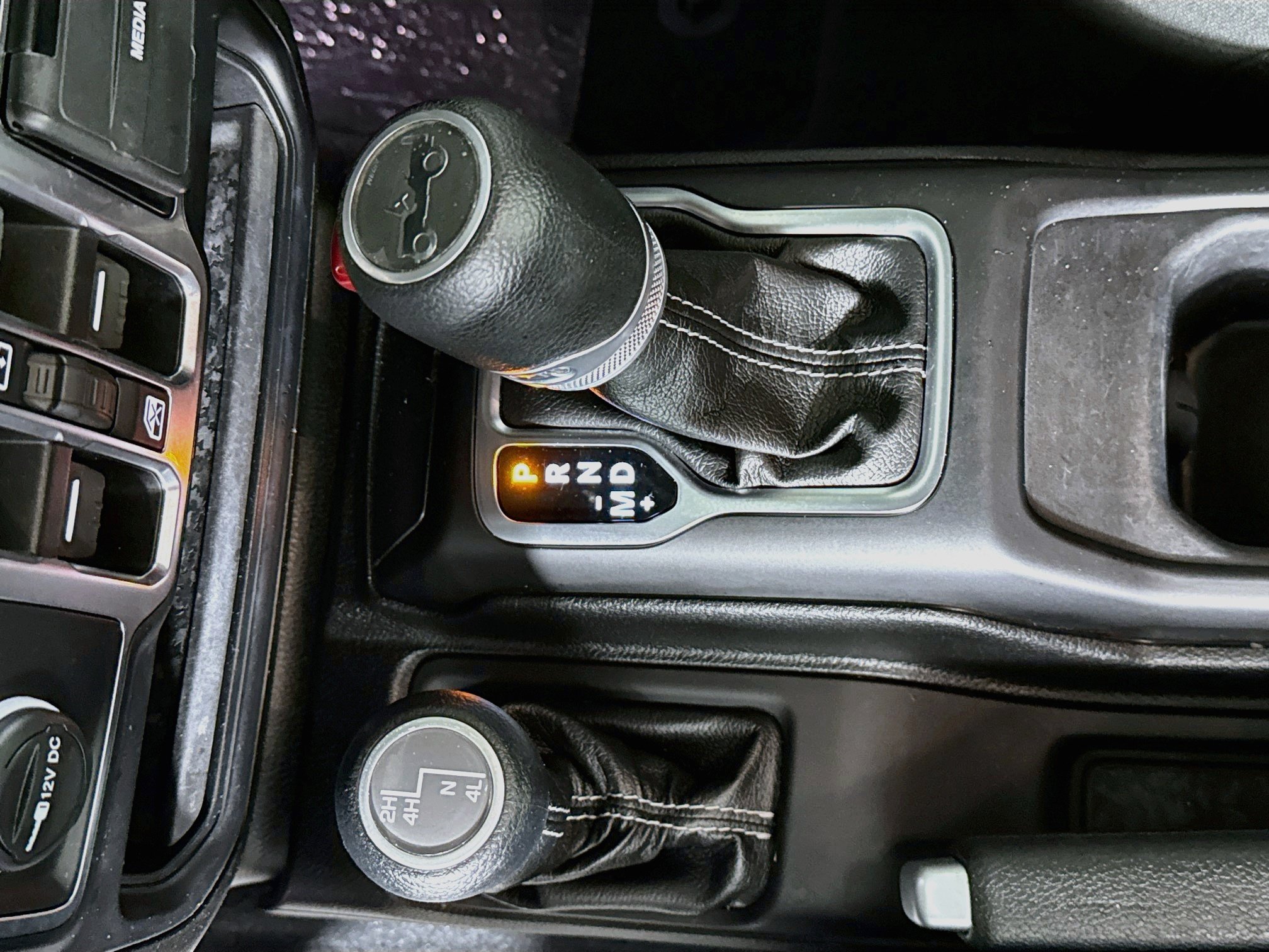 Used 2019 Jeep Wrangler Unlimited Sahara AWD/4WD image 19