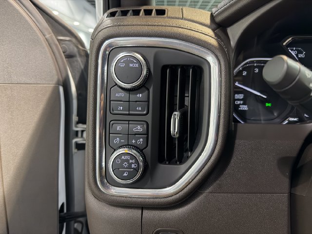 Used 2021 GMC Sierra 1500 SLT w/ SLT Convenience Package AWD/4WD image 24