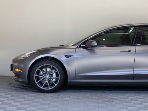 Used 2020 Tesla Model 3 Standard Range Plus RWD image 9