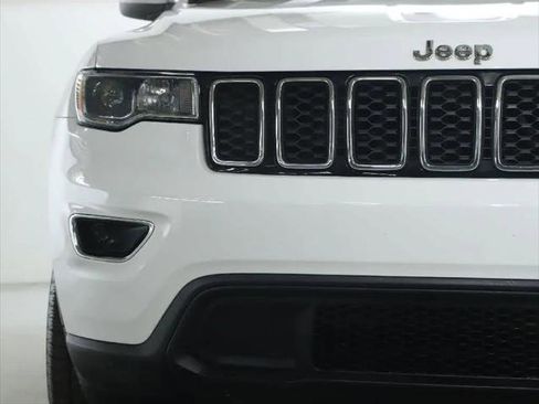 Certified 2021 Jeep Grand Cherokee Laredo X image 6