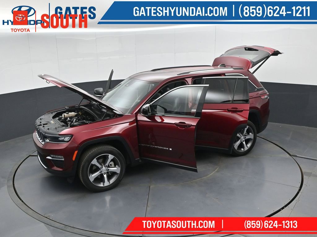 Used 2023 Jeep Grand Cherokee Limited AWD/4WD image 51